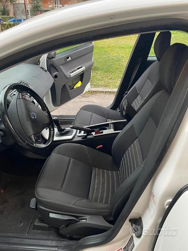 Usata Volvo V50 114 CV (83 kW) 2011 Bianco Station wagon