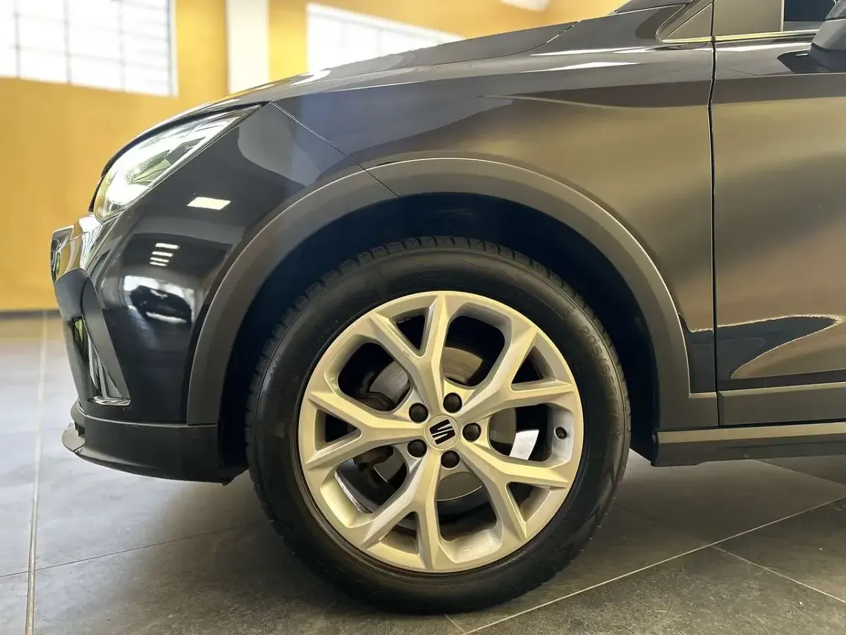 Usata Seat Arona FR 110 CV (80 kW) 2023 Nero midnight metallizzato SUV