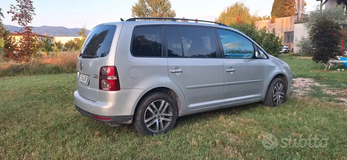 Usata VW Touran 150 CV (110 kW) 2009 Grigio Monovolume
