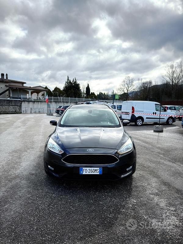 Usata Ford Focus 95 CV (69 kW) 2016 Marrone Station wagon