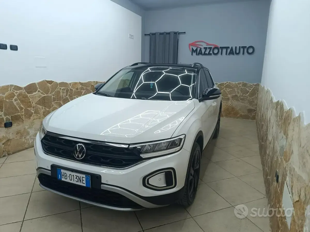 Usata VW T-Roc R-line 150 CV (110 kW) 2025 Bianco SUV
