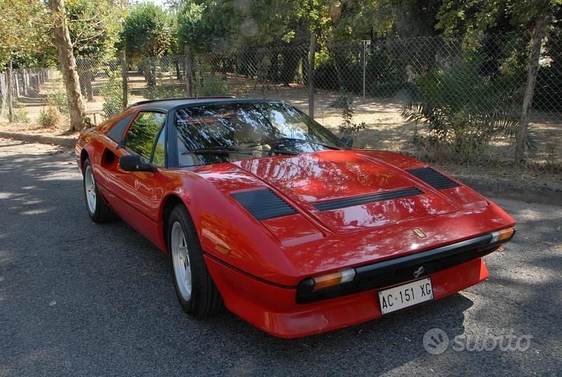 Usata Ferrari 208 1983 Rosso Coupé