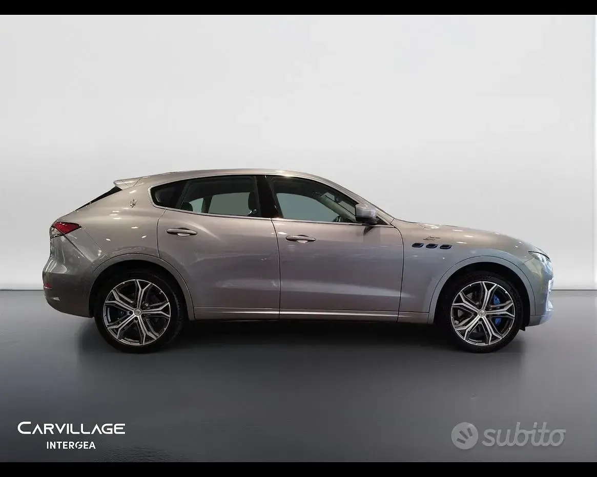 Usata Maserati Levante 330 CV (242 kW) 2022 Grigio SUV