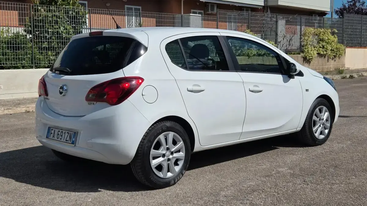 Usata Opel Corsa 75 CV (55 kW) 2015 Bianco Utilitaria