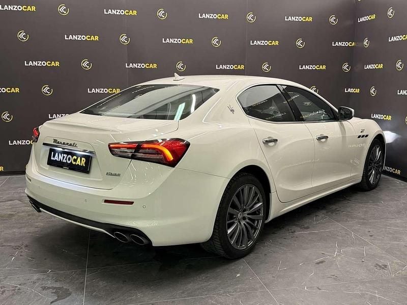 Usata Maserati Ghibli GT 330 CV (242 kW) 2022 Bianco Berlina