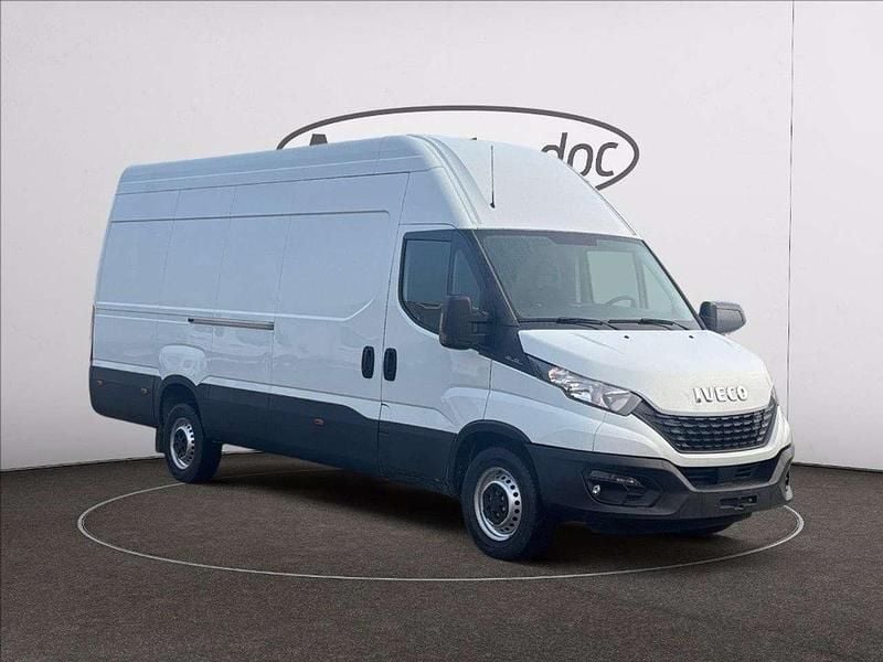 Usata Iveco Daily 156 CV (114 kW) 2021 Bianco pastello Furgone