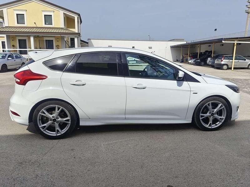 Usata Ford Focus ST-Line 120 CV (88 kW) 2016 Berlina