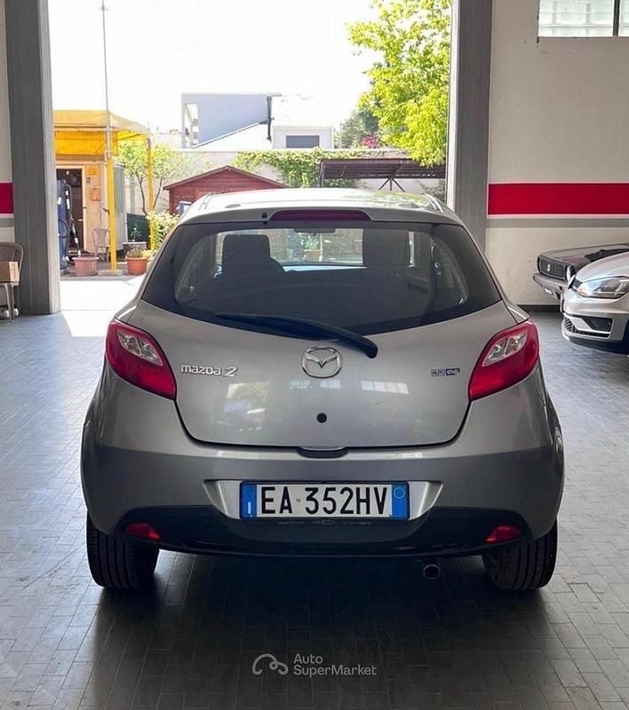 Usata Mazda 2 90th Anniversary 75 CV (55 kW) 2012 Blu Berlina