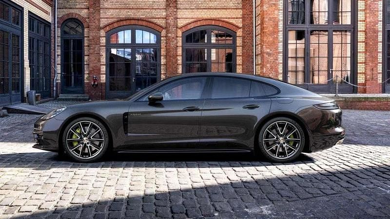 Usata Porsche Panamera 462 CV (339 kW) 2022 Grigio Berlina