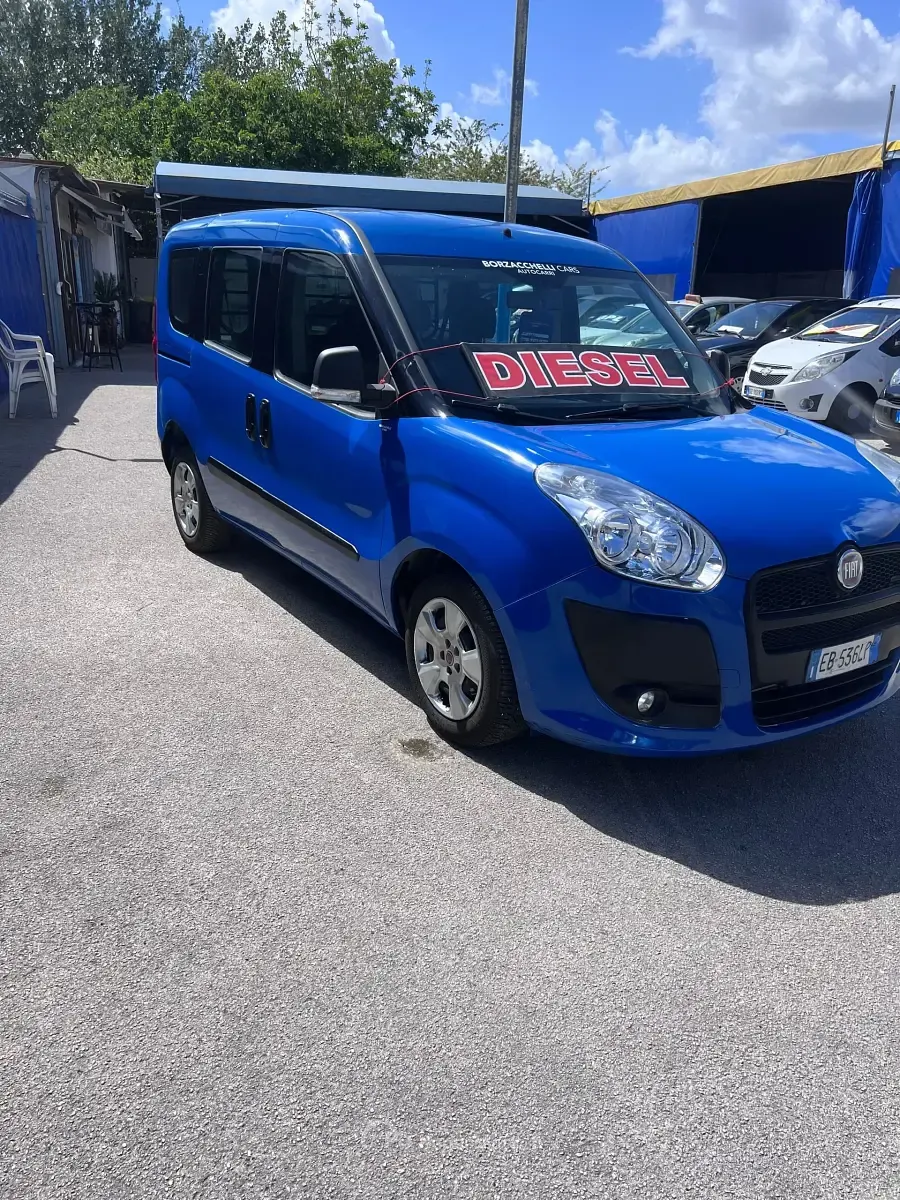 Usata Fiat Doblò 105 CV (77 kW) 2010 Monovolume