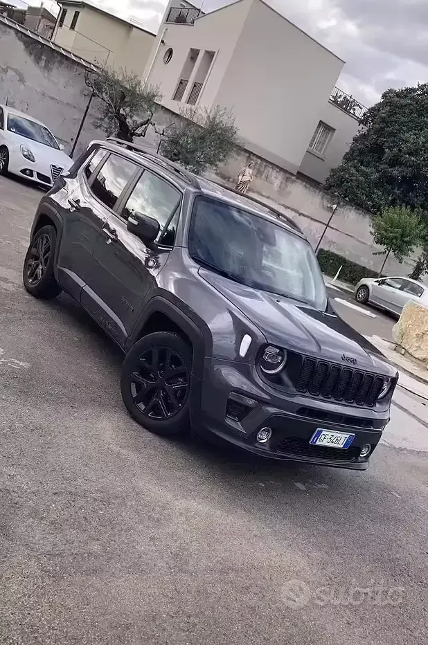 Usata Jeep Renegade Night Eagle 120 CV (88 kW) 2021 Grigio SUV