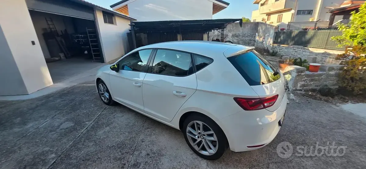 Usata Seat Leon 105 CV (77 kW) 2014 Bianco Berlina