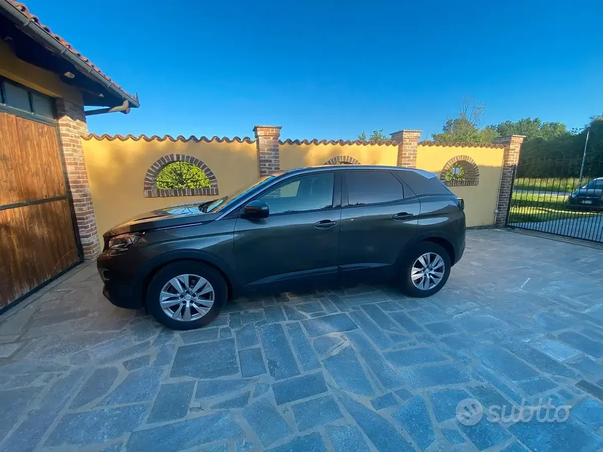 Usata Peugeot 3008 131 CV (96 kW) 2020 Grigio SUV