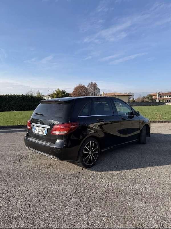 Usata Mercedes B180 109 CV (80 kW) 2016 Monovolume