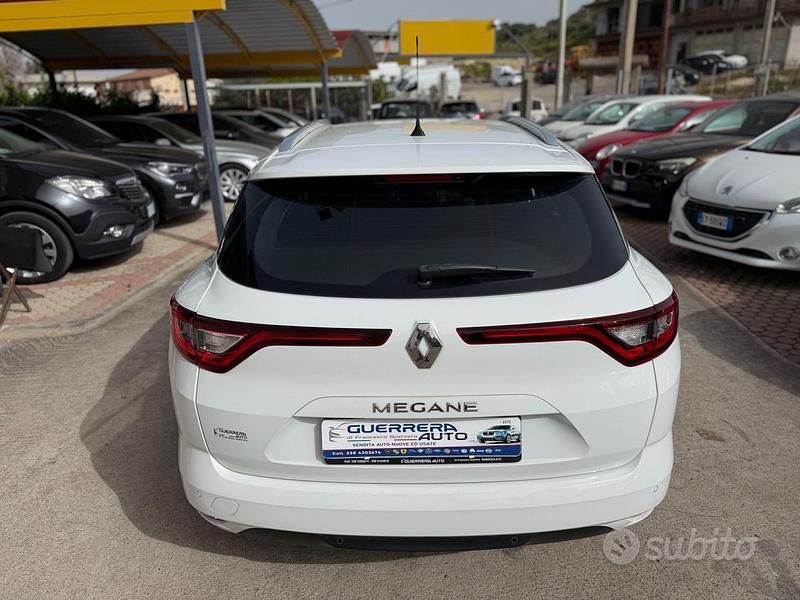 Usata Renault Mégane GrandTour 110 CV (80 kW) 2017 Bianco Station wagon