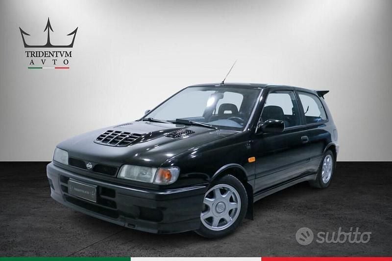 Usata Nissan Sunny 220 CV (161 kW) 1992 Nero Berlina