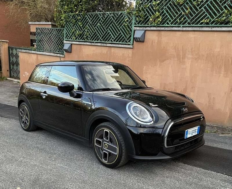 Usata Mini Cooper SE 75 kW (102 CV) 2021 Nero Utilitaria