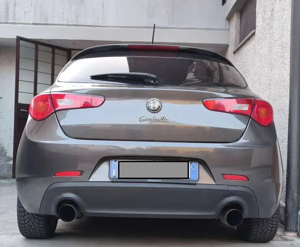 Usata Alfa Romeo Giulietta Distinctive 140 CV (102 kW) 2011 Grigio Utilitaria