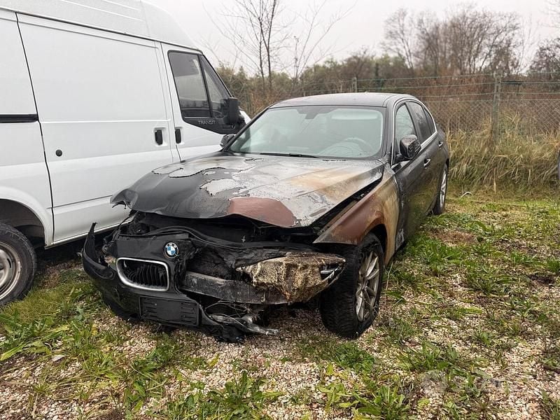 Usata BMW 316 Luxury Line 116 CV (85 kW) 2017 Nero Berlina