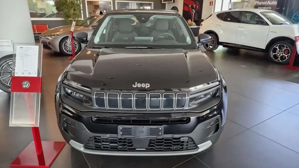 Usata Jeep Avenger Longitude 101 CV (74 kW) 2024 Nero SUV