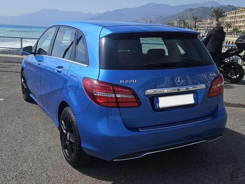 Usata Mercedes B220 Executive 184 CV (135 kW) 2016 Blu/azzurro Monovolume