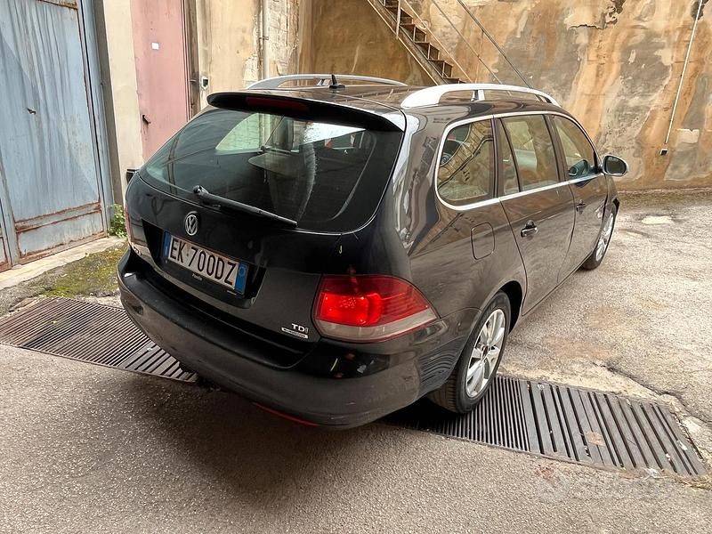 Usata VW Golf VI 105 CV (77 kW) 2011 Utilitaria