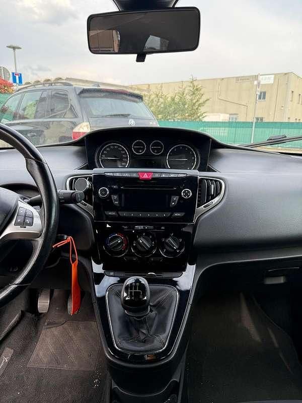 Usata Lancia Ypsilon Gold 69 CV (50 kW) 2014 Nero Utilitaria