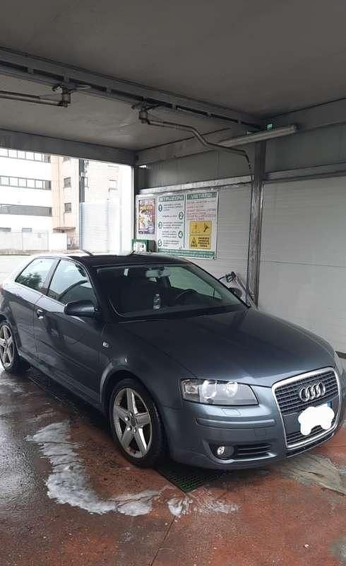 Usata Audi A3 Ambiente 140 CV (102 kW) 2005 Utilitaria