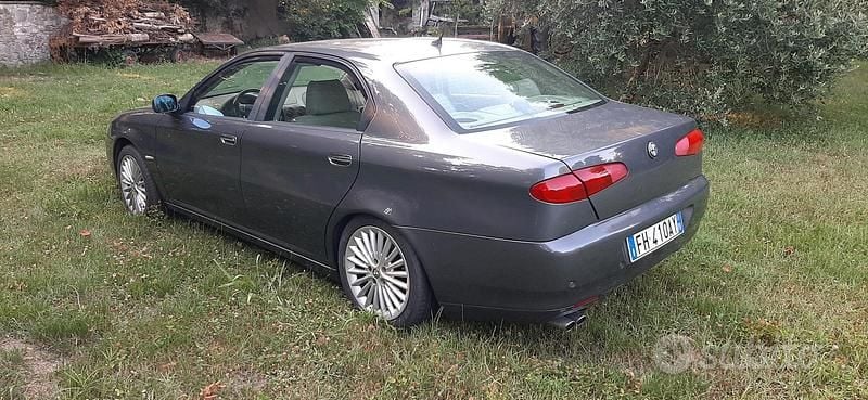 Usata Alfa Romeo 166 220 CV (161 kW) 2004 Grigio Berlina
