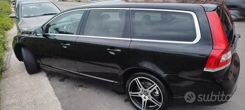 Usata Volvo V70 Summum 181 CV (133 kW) 2015 Nero Station wagon