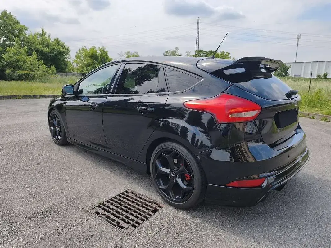 Usata Ford Focus ST 185 CV (136 kW) 2017 Berlina