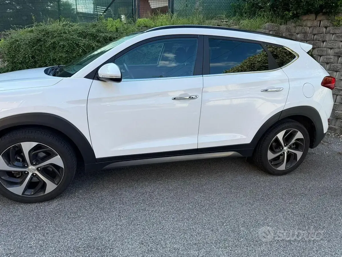 Usata Hyundai Tucson Xpossible 141 CV (103 kW) 2017 Bianco SUV