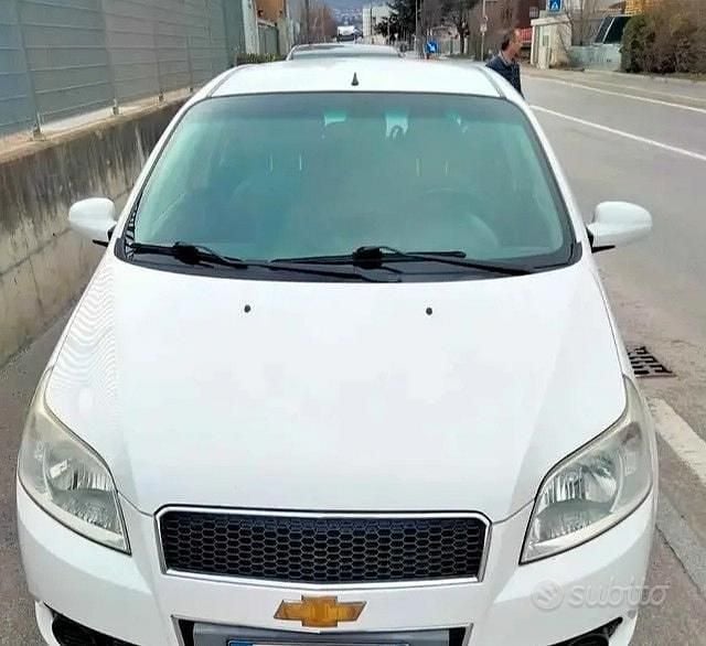 Bianco Usata 2009 Chevrolet Aveo Tre volumi | 1500 € (Buon prezzo) - Immagine 1/1