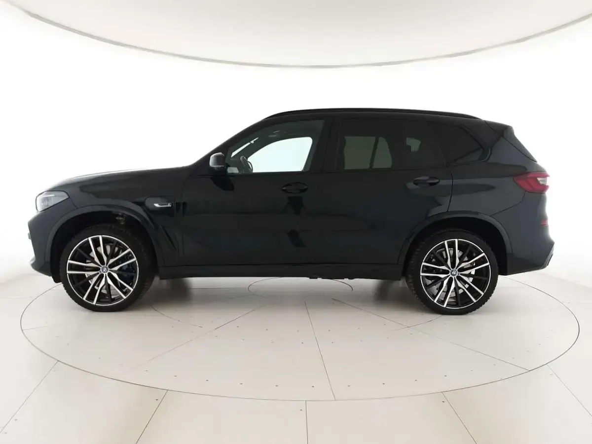 Usata BMW X5 M Sport 394 CV (289 kW) 2022 Grigio metallizzato scuro SUV