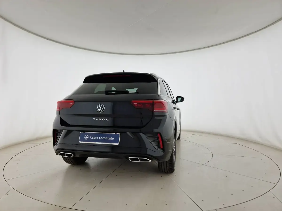 Usata VW T-Roc R-line 2022 Deep black perlato SUV