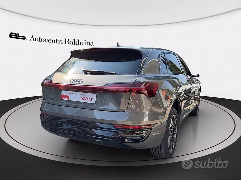 Usata Audi Q8 e-tron Advanced 300 kW (408 CV) 2024 Grigio chronos metallizzato SUV