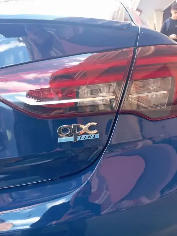 Usata Opel Insignia Innovation 166 CV (122 kW) 2018 Bluazzurro Berlina