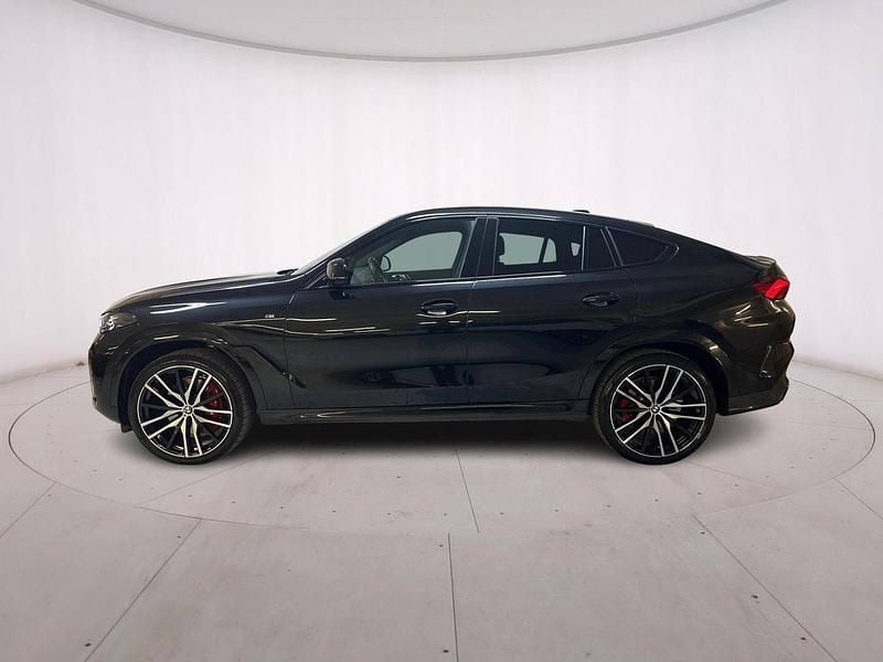 Usado BMW X6 M Sport 298 HP (219 kW) 2024 Preto SUV