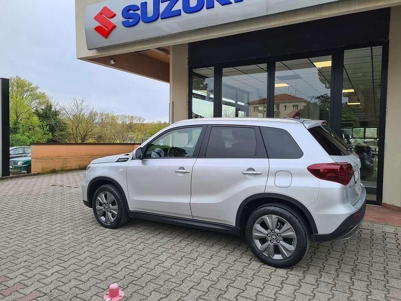 Usata Suzuki Vitara Cool 129 CV (94 kW) 2024 Argento SUV
