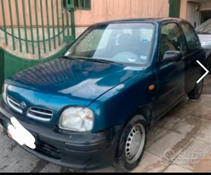 Usata Nissan Micra 2000 Blu Utilitaria