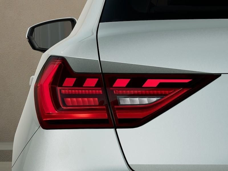 Usata Audi A1 Sportback Business 116 CV (85 kW) 2025 Argento Utilitaria