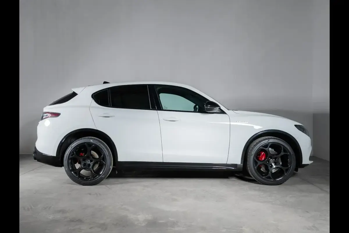 Nuova Alfa Romeo Stelvio Veloce 210 CV (154 kW) 2026 Bianco SUV