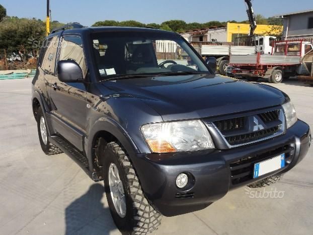 Mitsubishi pajero v60