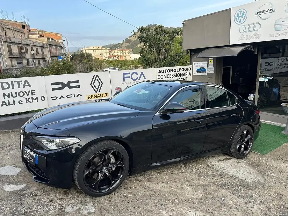 Second-hand Alfa Romeo Giulia Super 180 CP (132 kW) 2017 Negru Berlinǎ
