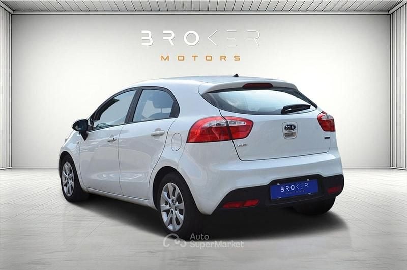 Usata Kia Rio EX 90 CV (66 kW) 2012 Bianco Berlina