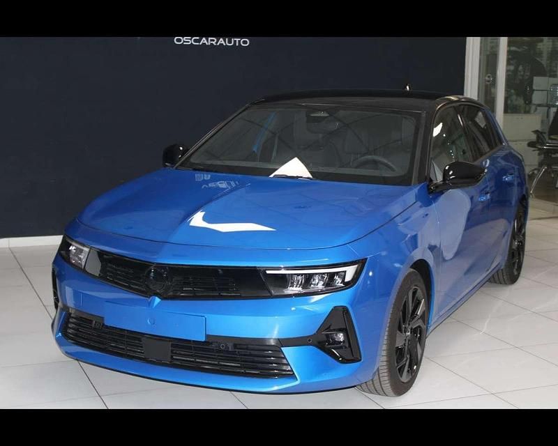 Usata Opel Astra 131 CV (96 kW) 2023 Kobalt blue Berlina