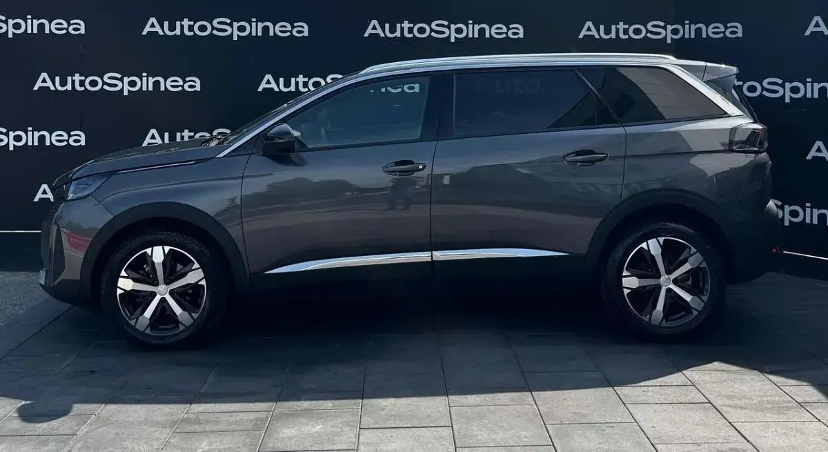 Usata Peugeot 5008 Allure 131 CV (96 kW) 2024 Grigio SUV