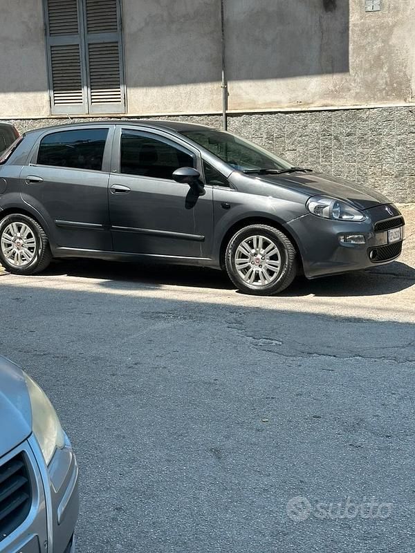 Usata Fiat Punto 95 CV (69 kW) 2013 Grigio Utilitaria