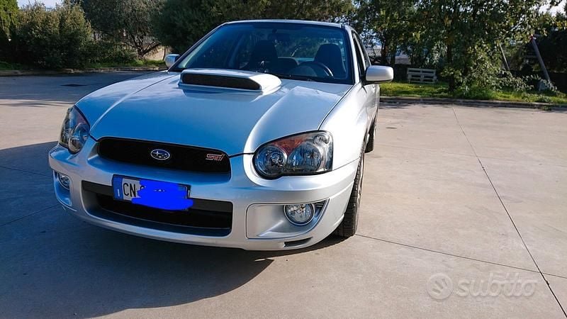 Grigio Usata 2004 Subaru Impreza Tre volumi | 25.000 € (Molto cara) - Immagine 1/4