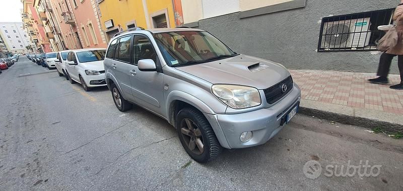 Usata Toyota RAV4 150 CV (110 kW) 2003 Grigio SUV